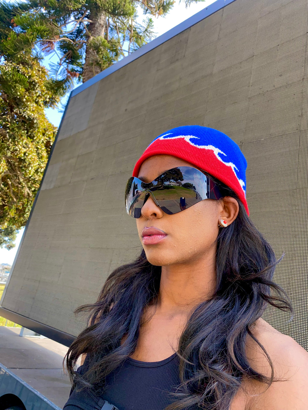 Red-blue wave beanie